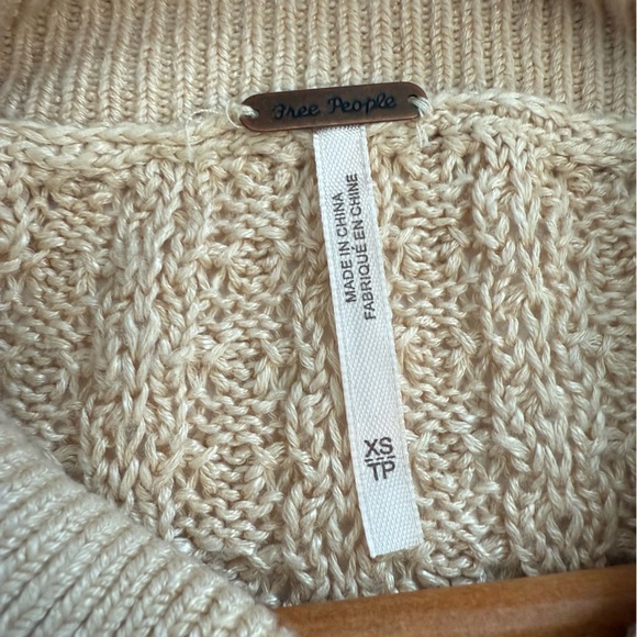 Free People Crazy In Love Tan Cream Ruffle Knit Long Sleeve Sweater Blouse Sz XS - Picture 5 of 12